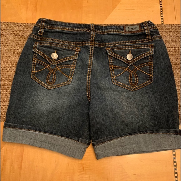 Earl Jean Denim Shorts - Picture 3 of 5